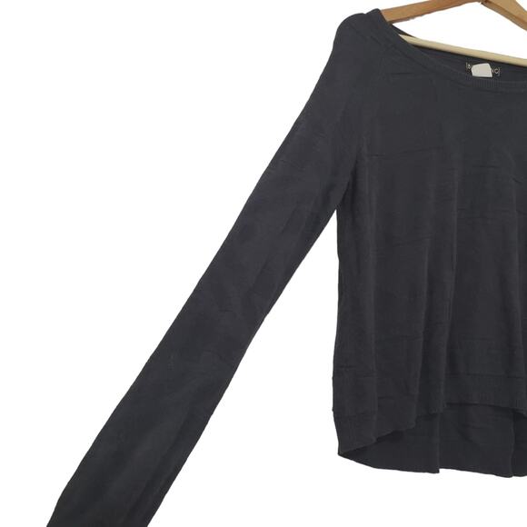 Billabong | Textured Pattern Round Neck Lightweight Knit Sweater - Picture 3 of 9